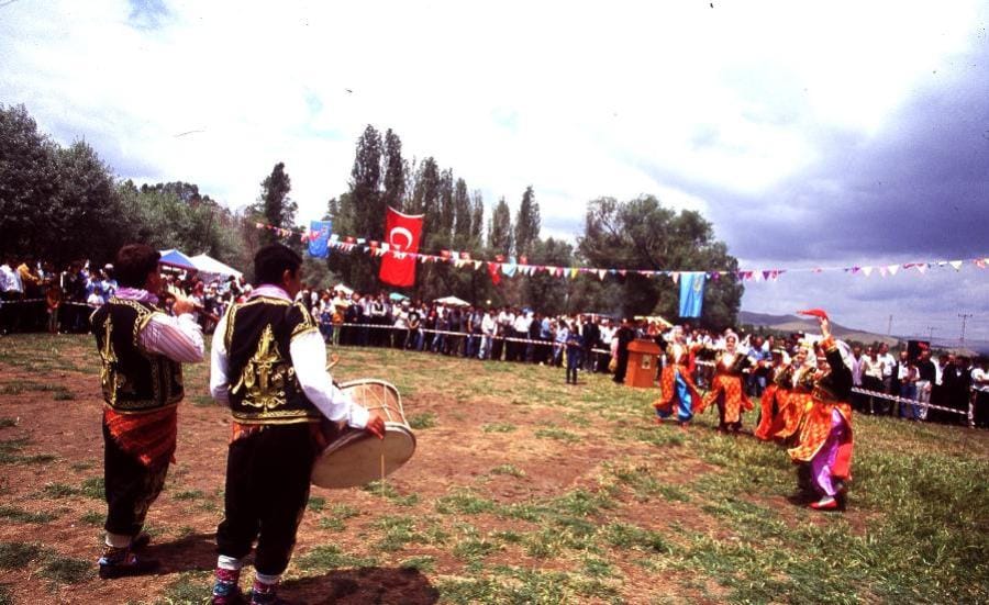 BİR FESTİVAL