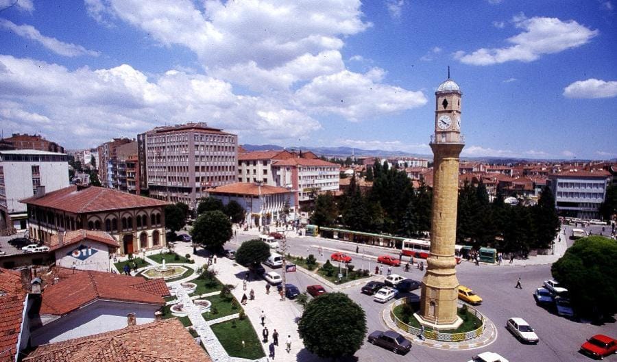 SAAT KULESİ MEYDANI